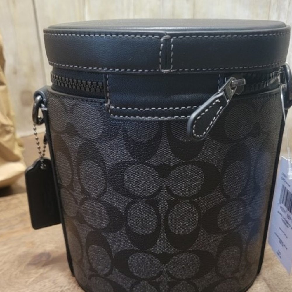 Coach Woman/Man Barrel Crossbody In Signature Canvas